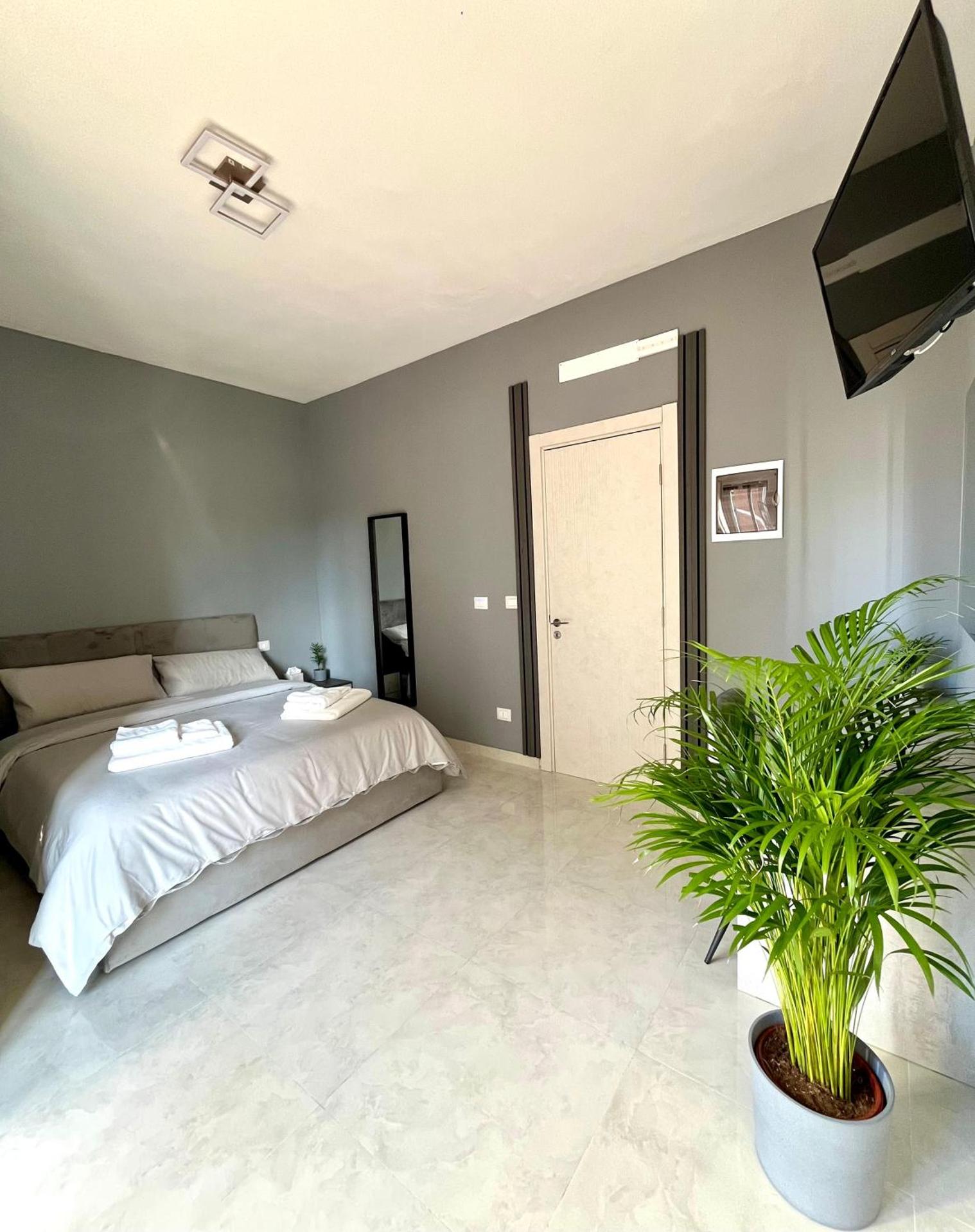 Room Reservations - Photo 17
