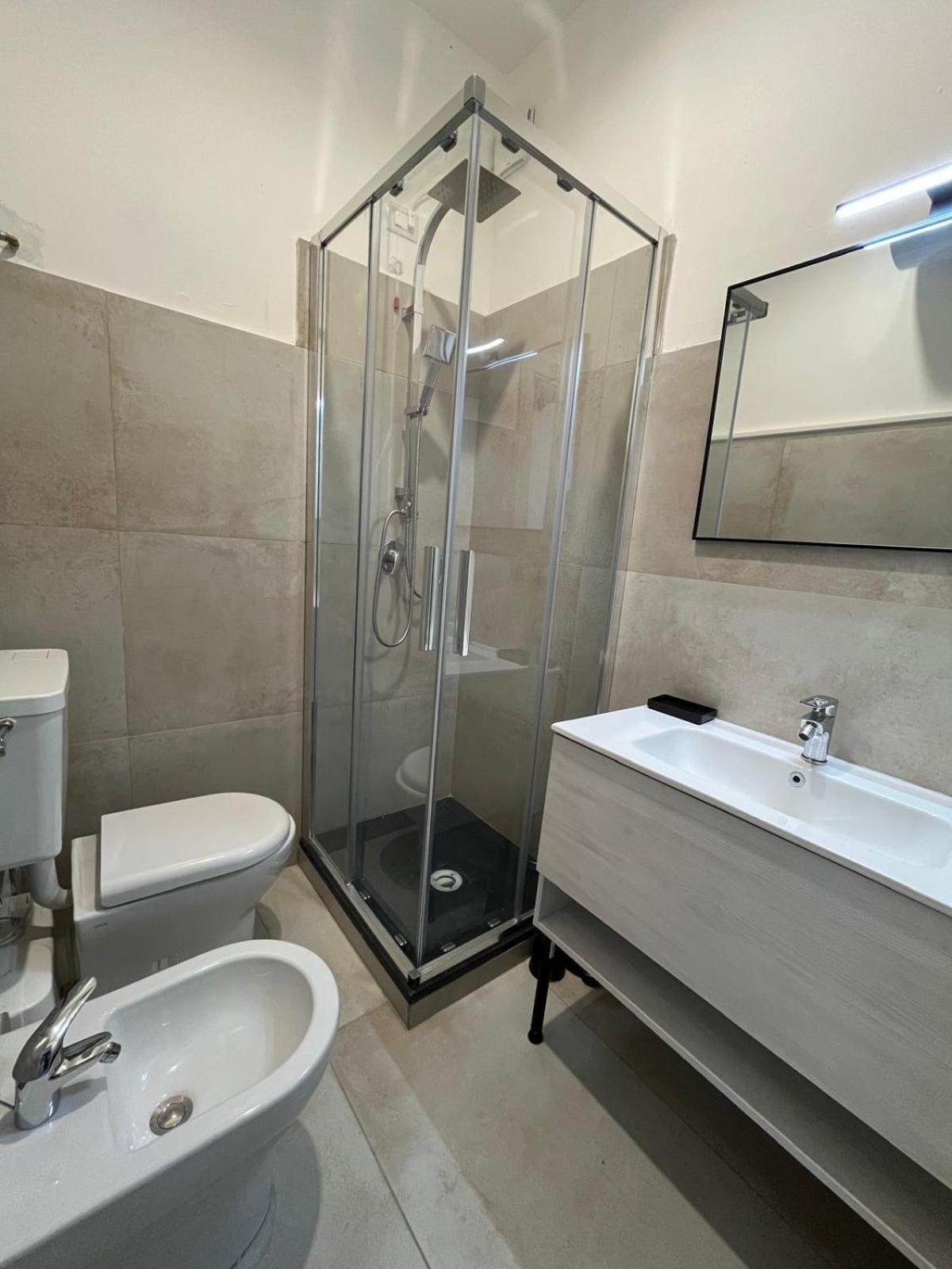 Room Reservations - Photo 12