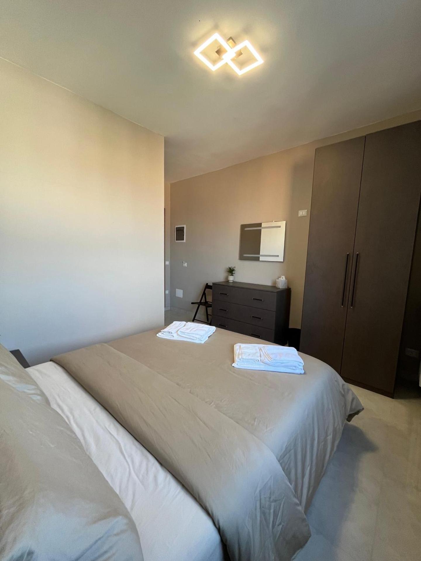 Room Reservations - Photo 9
