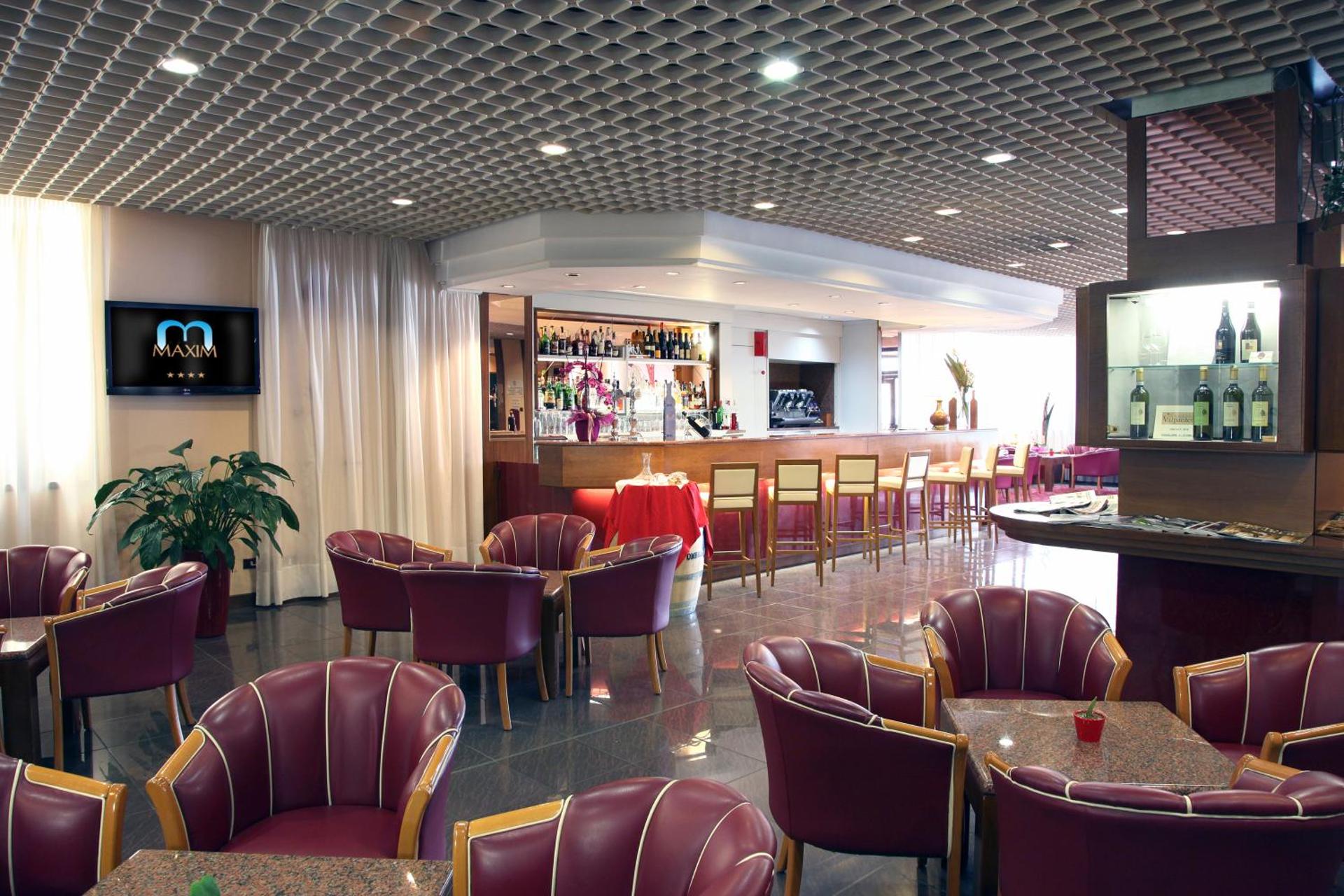 Hotel Maxim - Photo 62