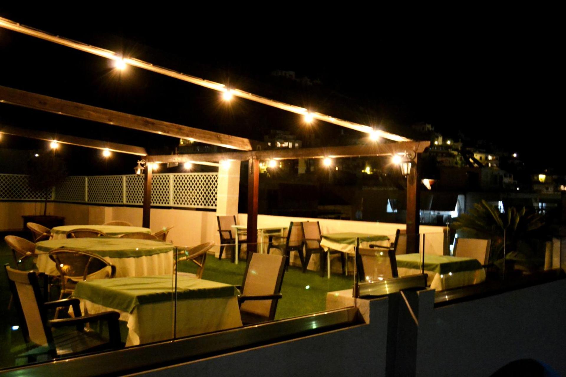 Saga Hotel - Photo 16