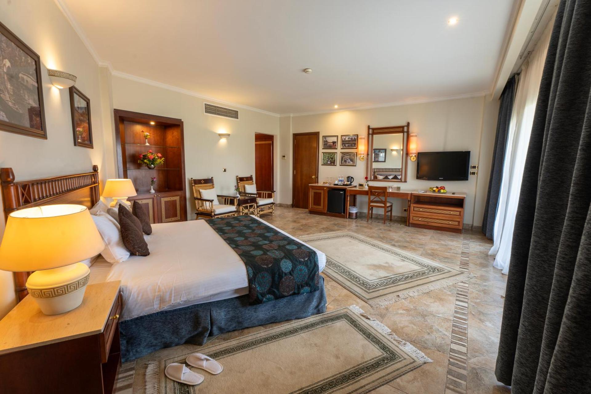 Deluxe Room Gardens View