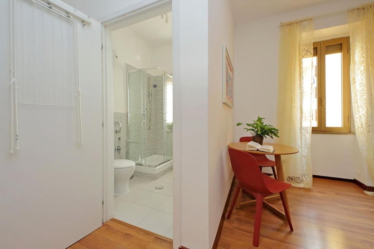 Warm, cozy apartment near the Colosseum - Photo 2