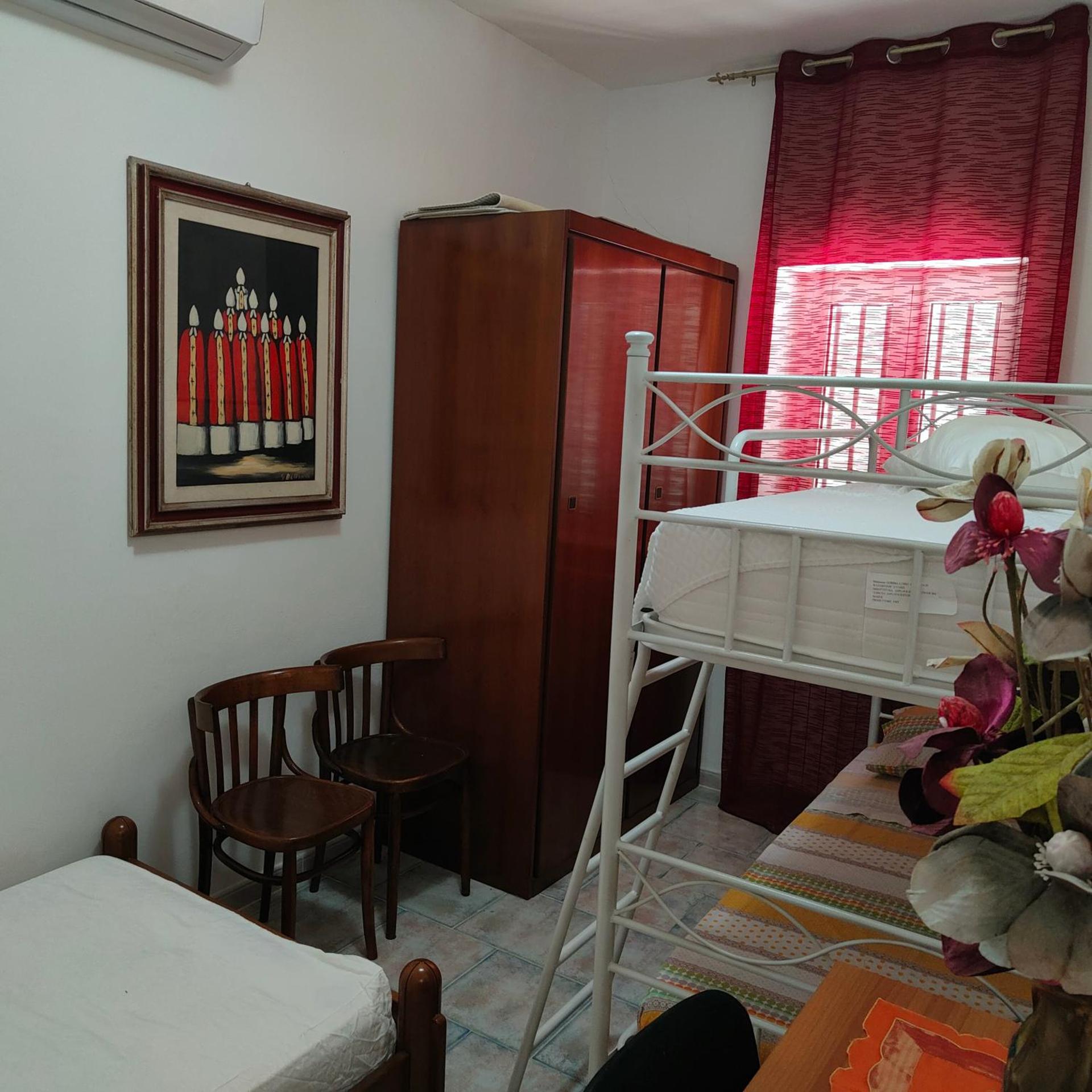 One-Bedroom Apartment - Photo 4