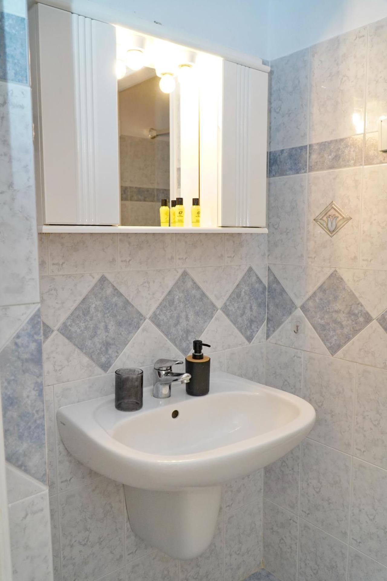 Camara Hotel - Photo 93