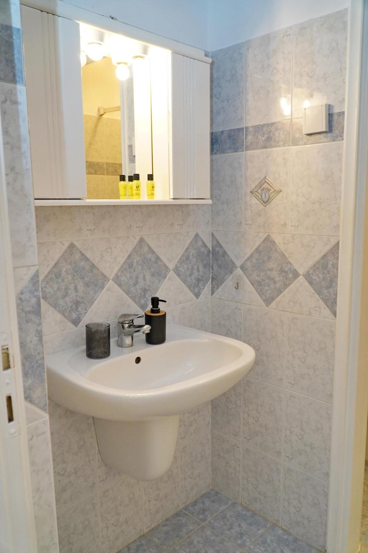 Camara Hotel - Photo 102