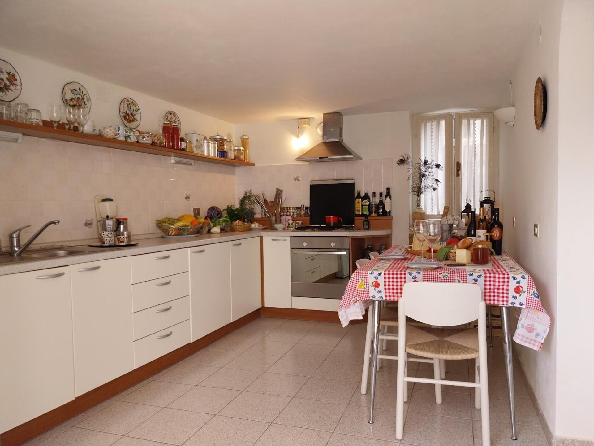 Family House on private courtyard in Fanna - Photo 18