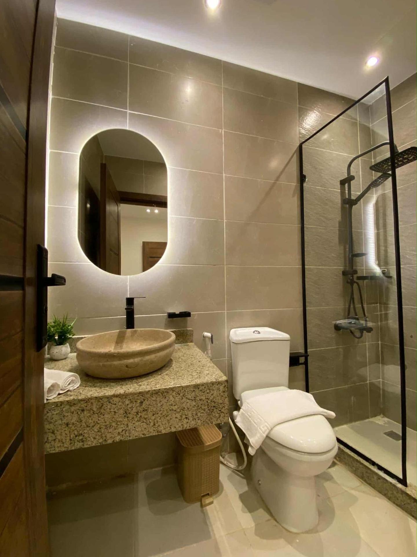 New Galleria Pyramids view inn - Photo 46