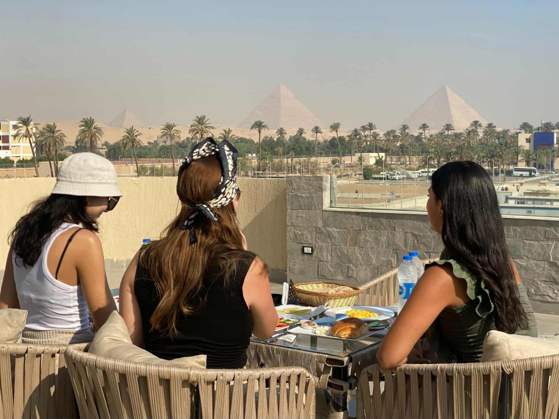 New Galleria Pyramids view inn - Photo 37