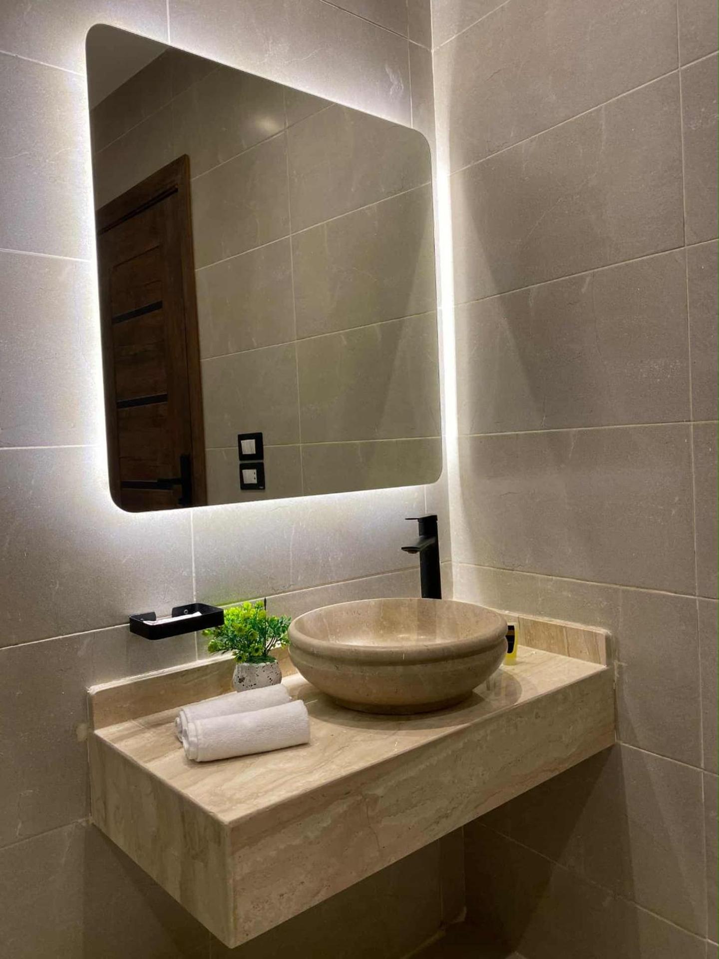 New Galleria Pyramids view inn - Photo 42