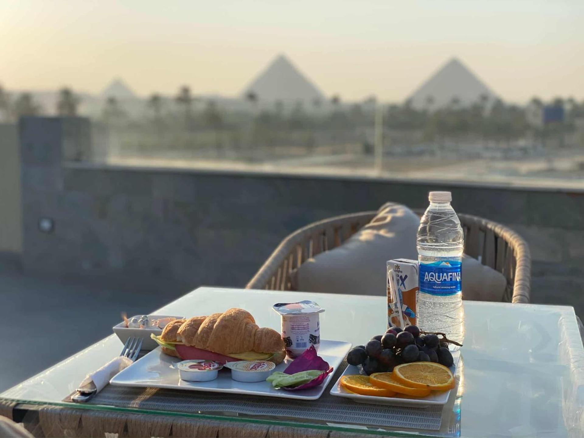 New Galleria Pyramids view inn - Photo 41