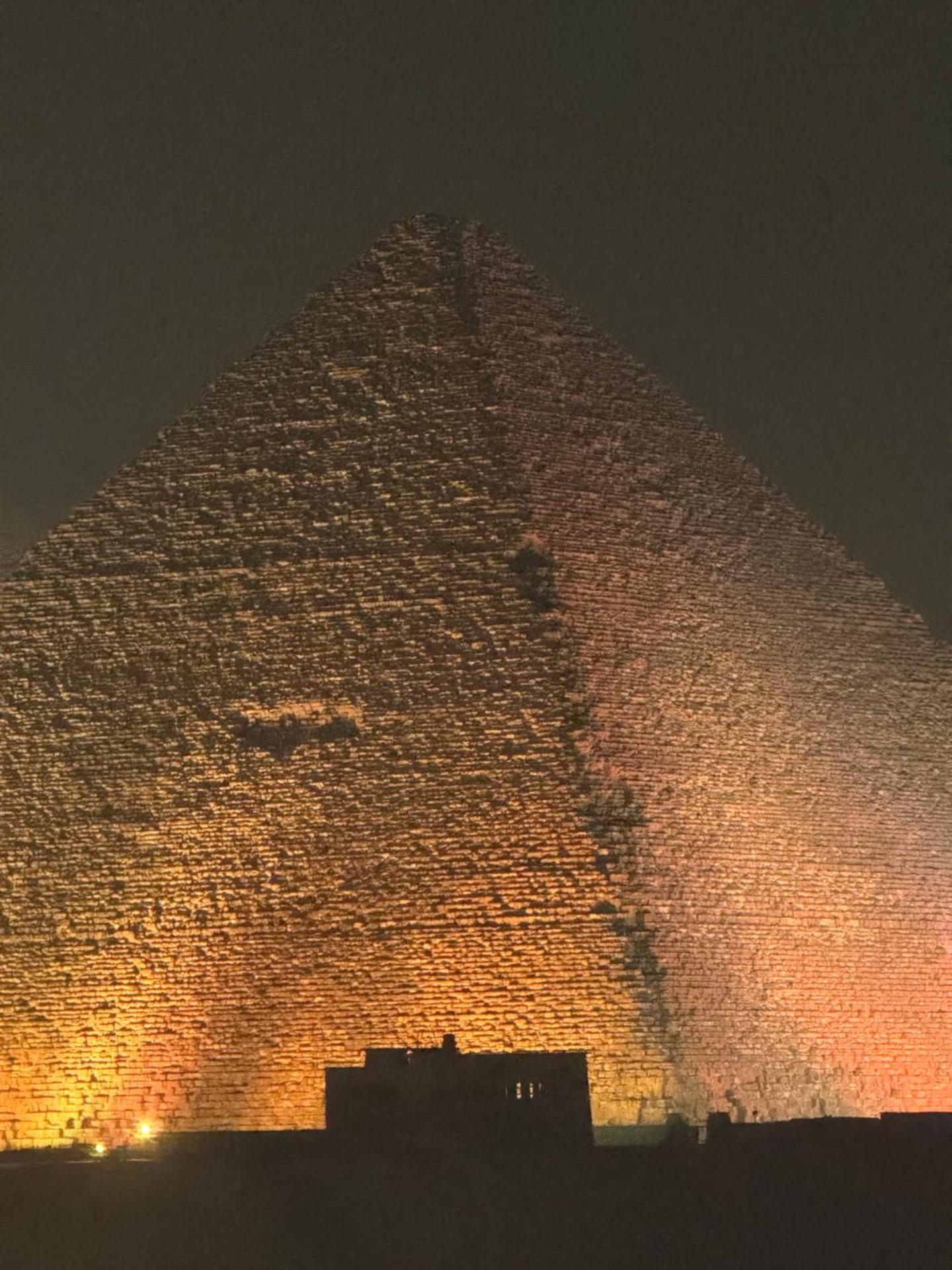 New Galleria Pyramids view inn - Photo 76