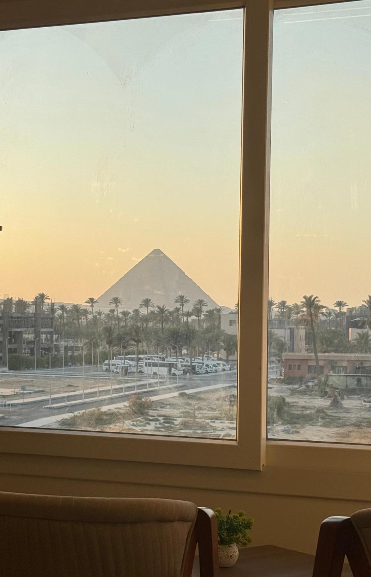 New Galleria Pyramids view inn - Photo 75