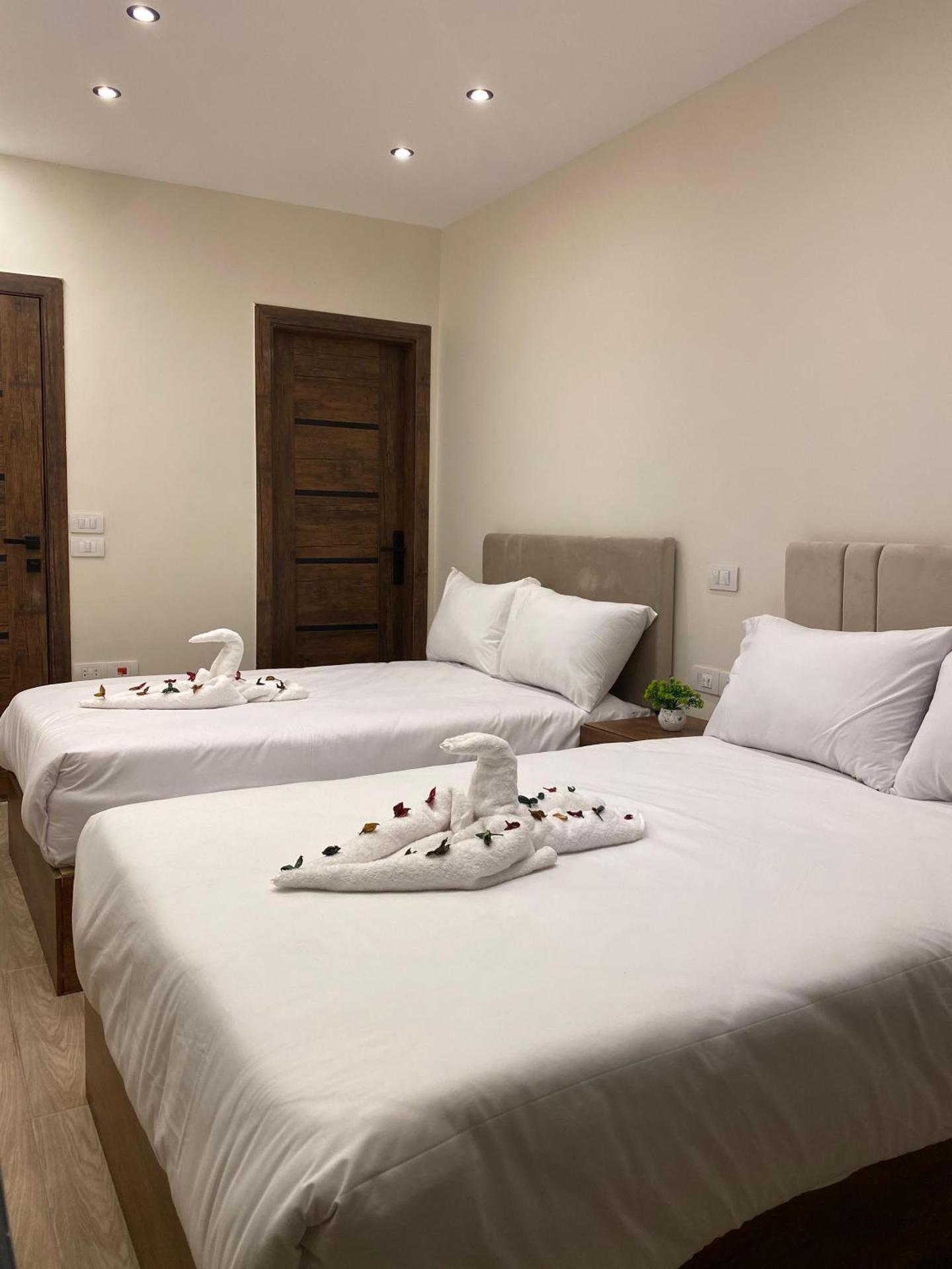 New Galleria Pyramids view inn - Photo 71