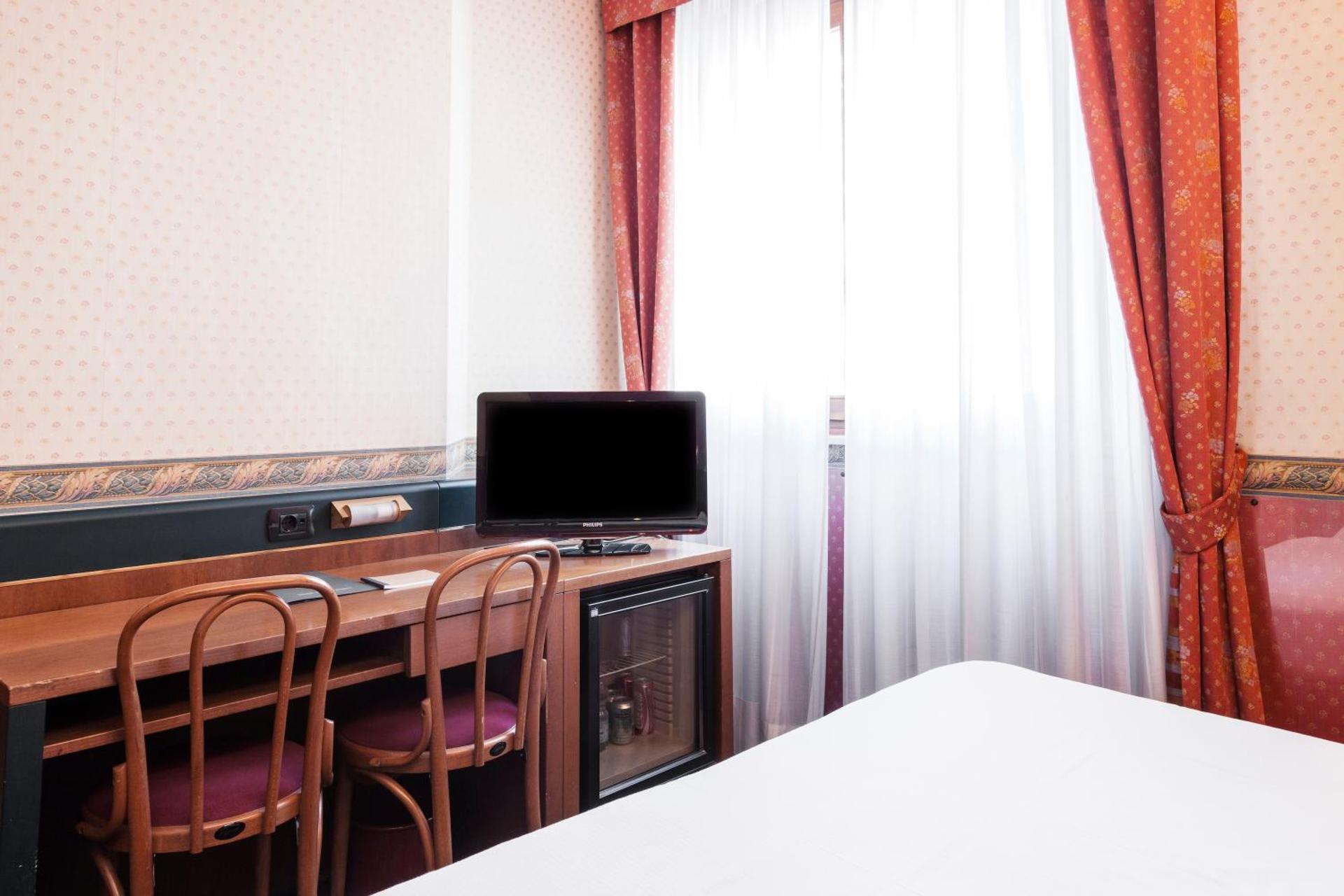 Hotel Des Etrangers - Photo 129