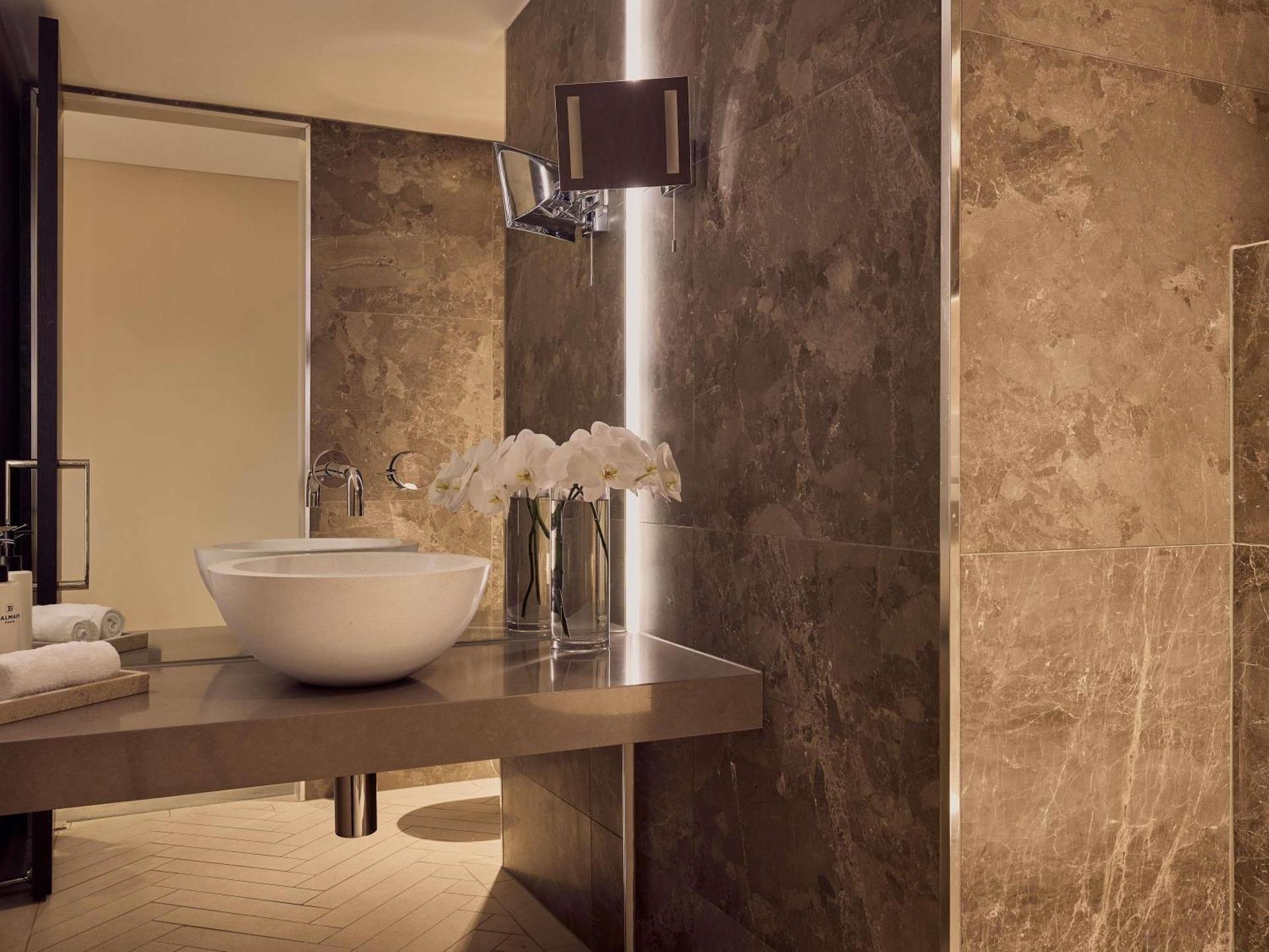 Sofitel Brisbane Central - Photo 39