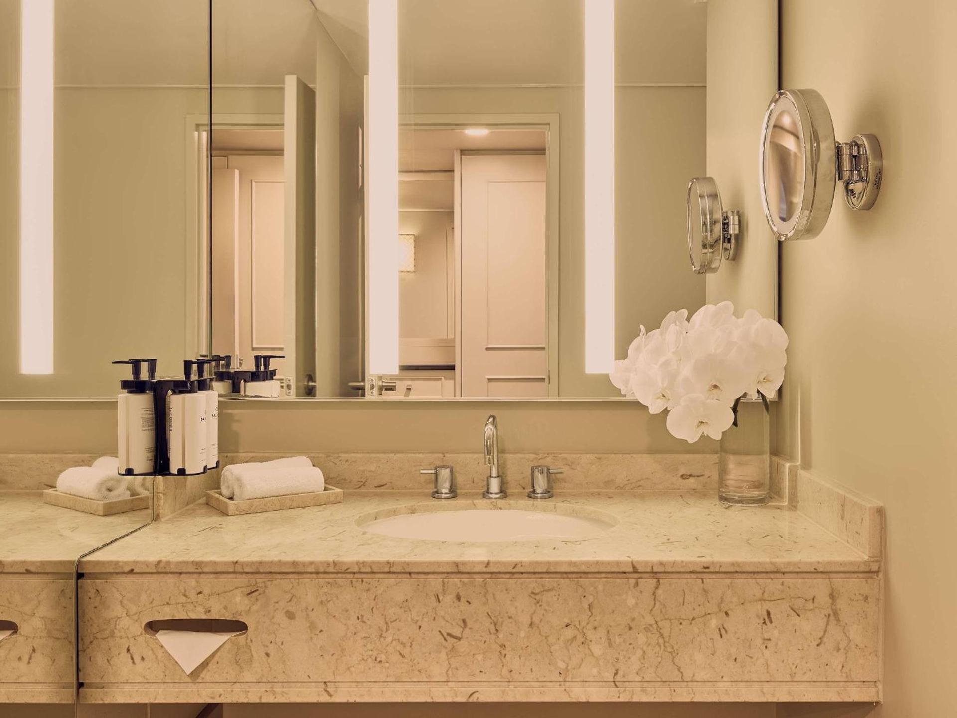 Sofitel Brisbane Central - Photo 26