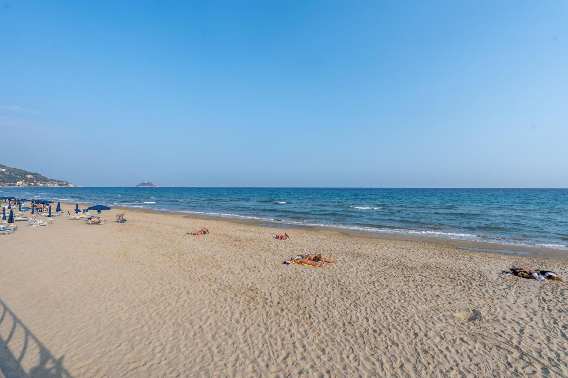 Wake Up to the Sea at Alassio - Stunning View from Every Room - Photo 16
