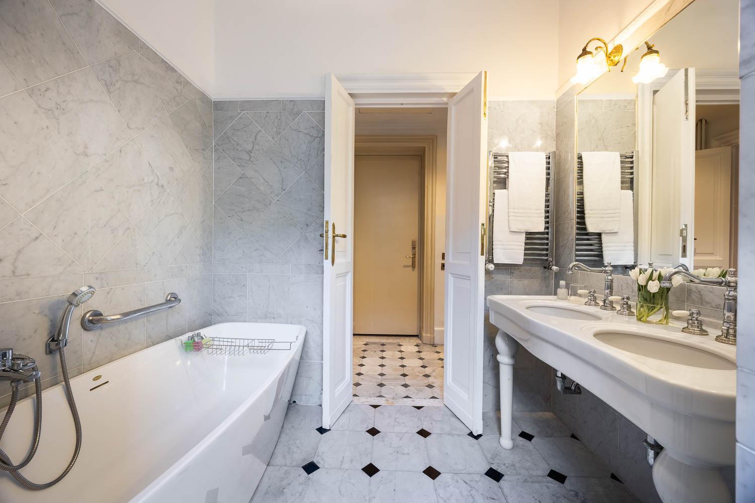 Grand Hotel Plaza - Photo 119