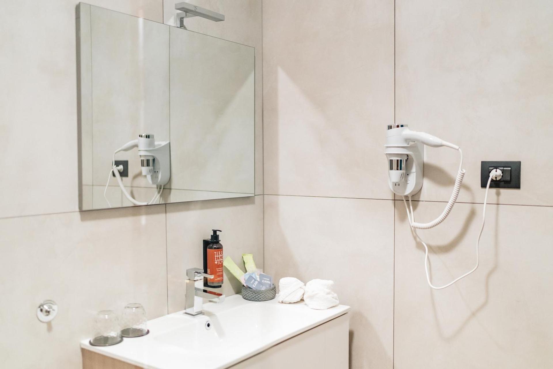 Hotel Carignano - Photo 96