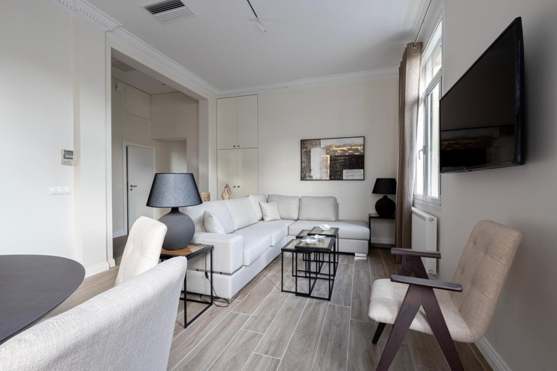 Historic Plaka's Deluxe Apartment - Photo 76