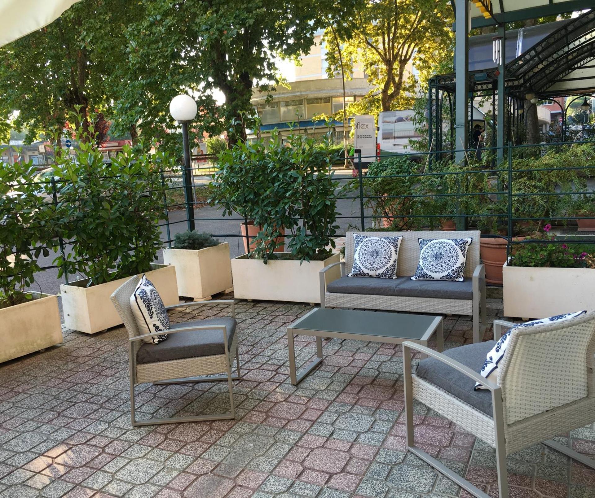 Hotel Serena - Photo 47