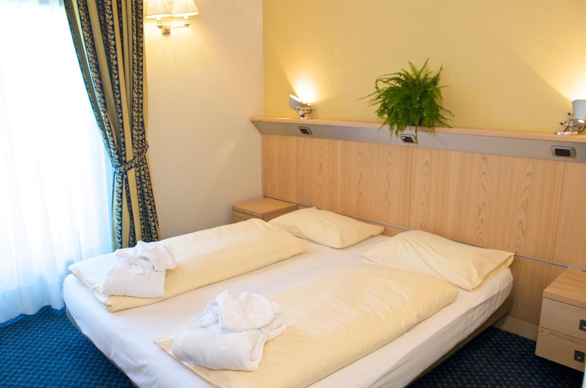 Alexander Charme Hotel - Photo 11