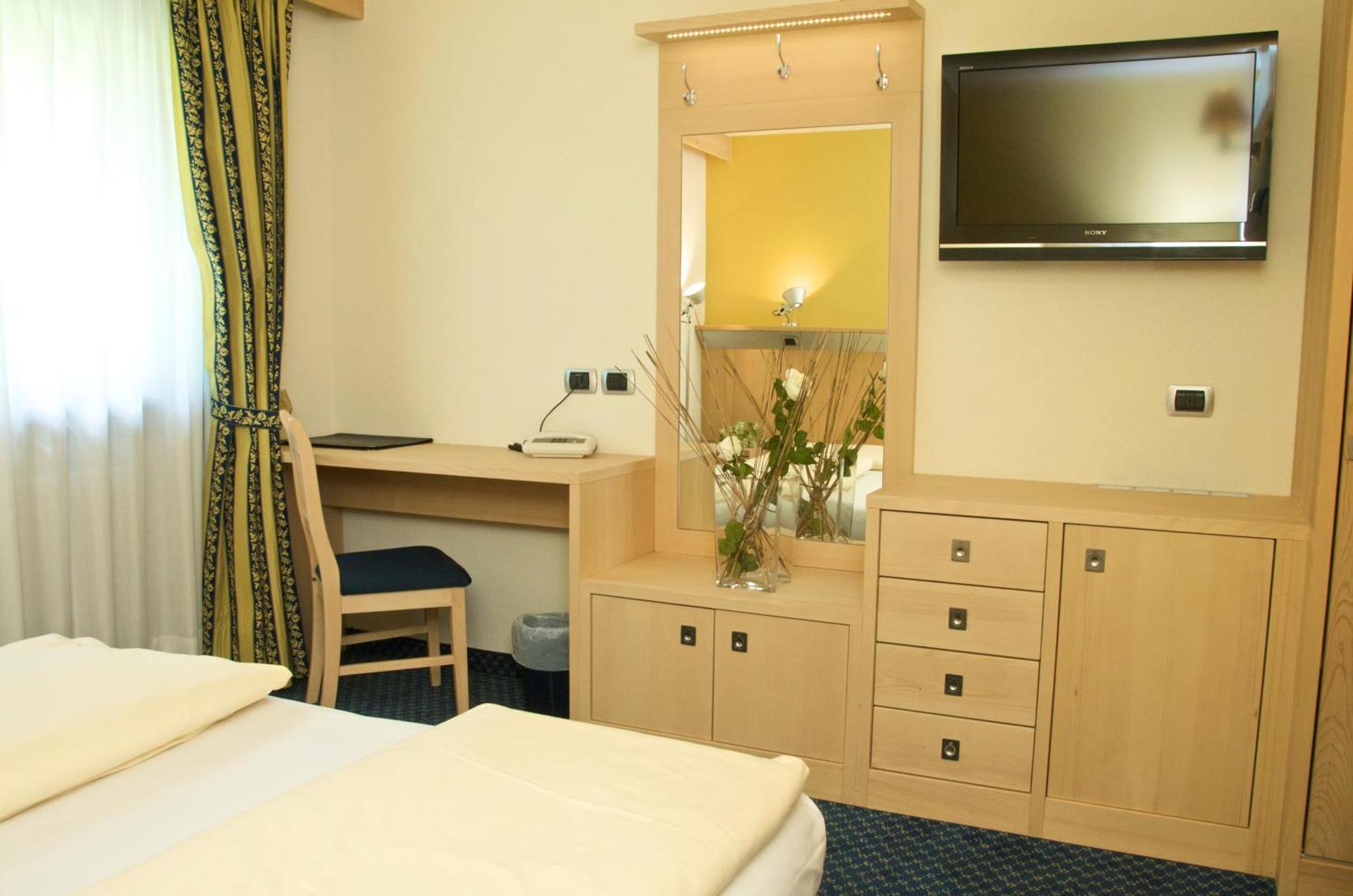 Alexander Charme Hotel - Photo 51