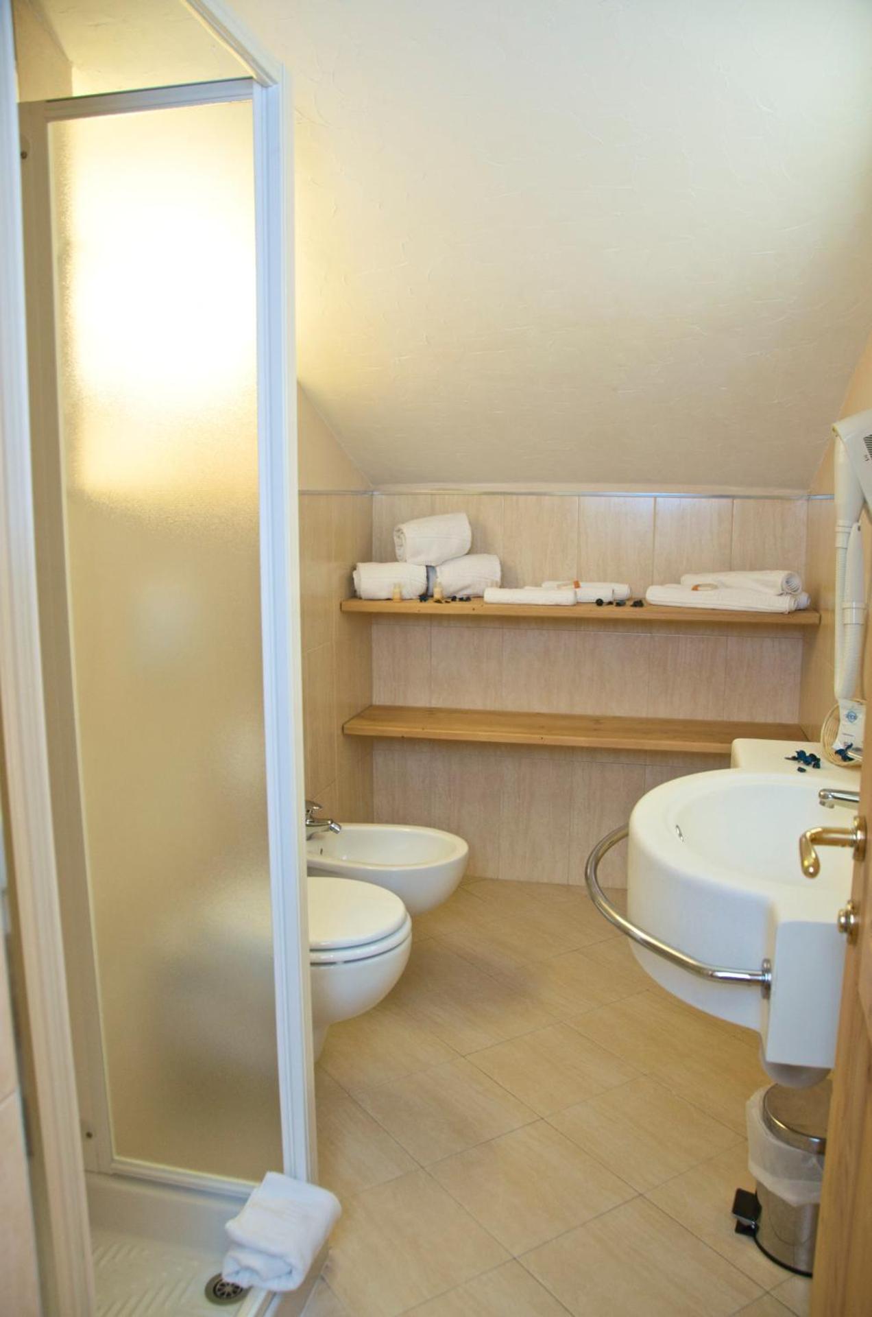 Alexander Charme Hotel - Photo 50