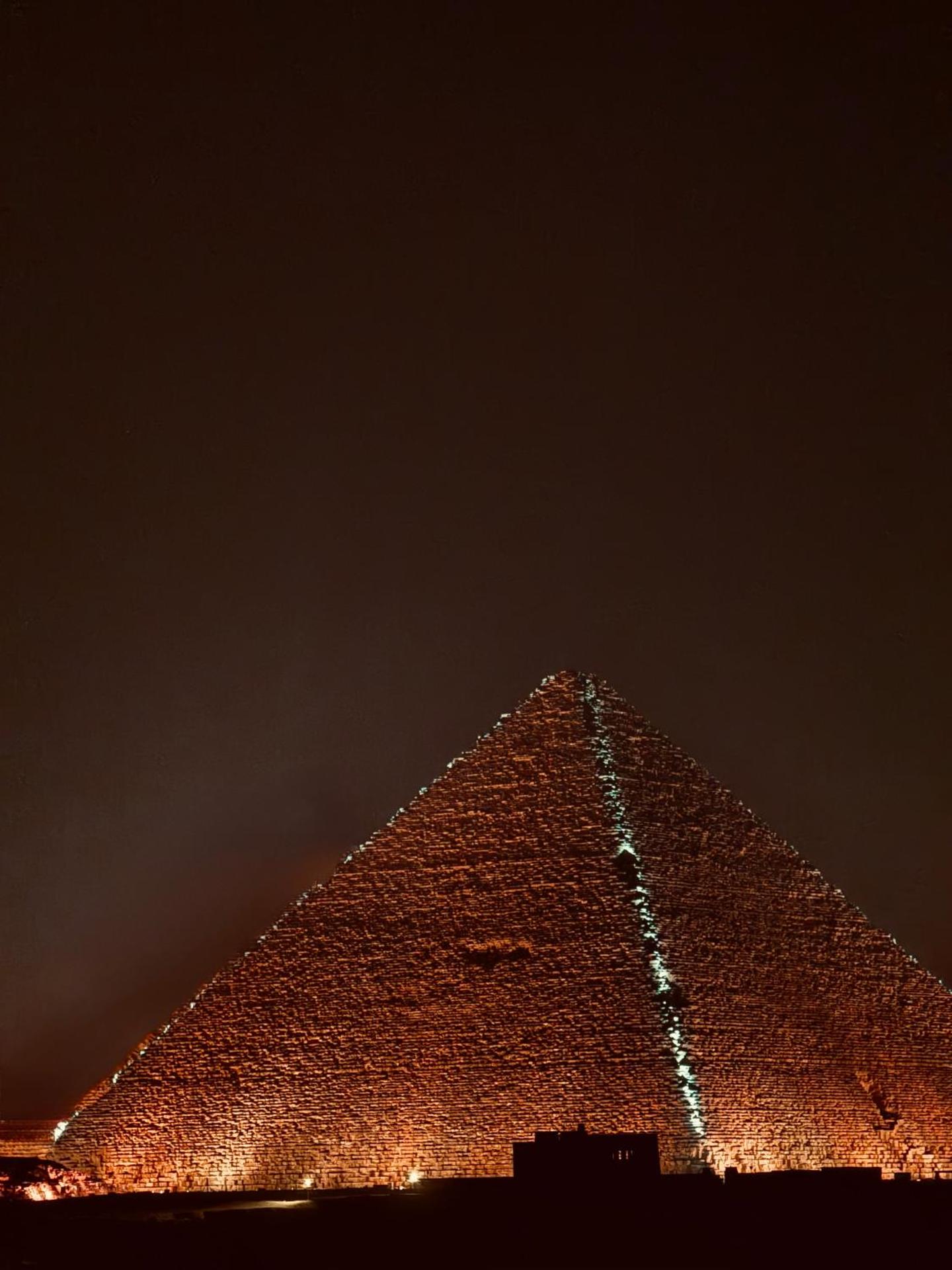 New Galleria Pyramids view inn - Photo 39