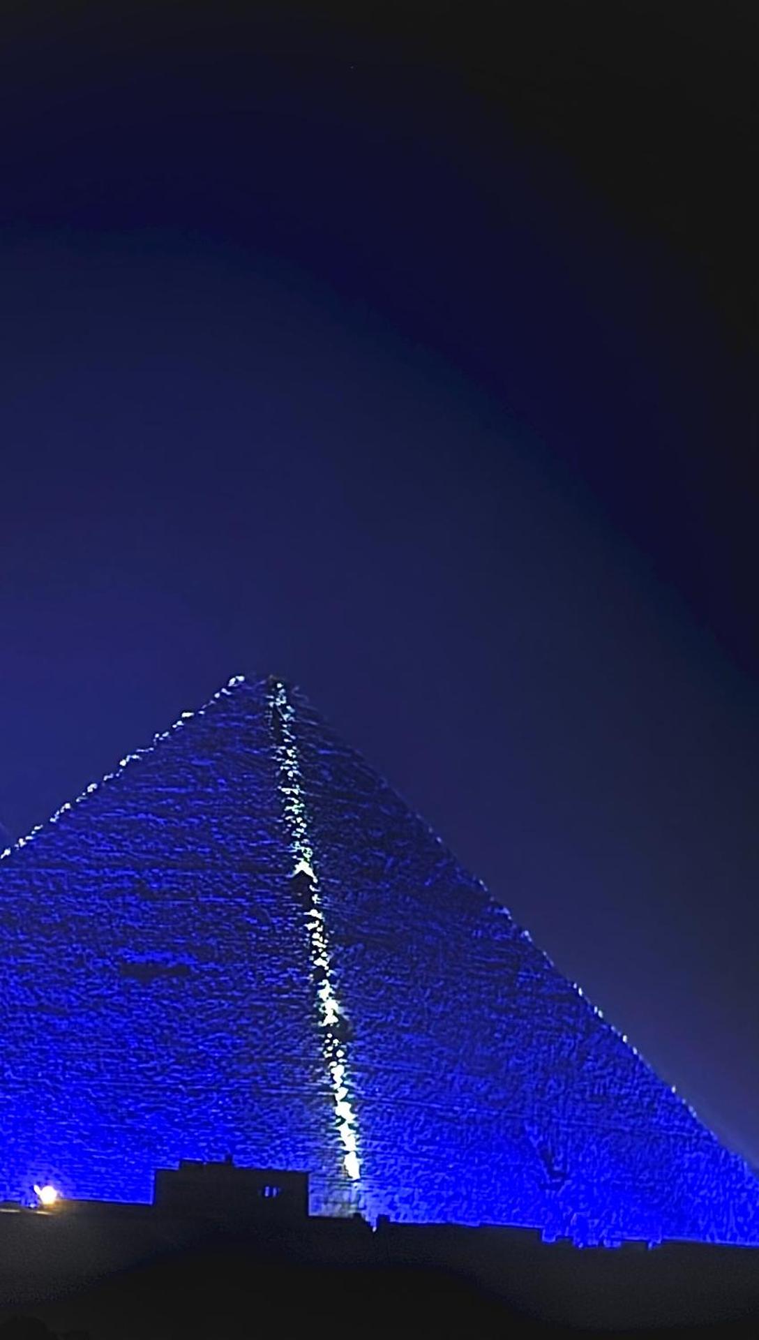 New Galleria Pyramids view inn - Photo 25