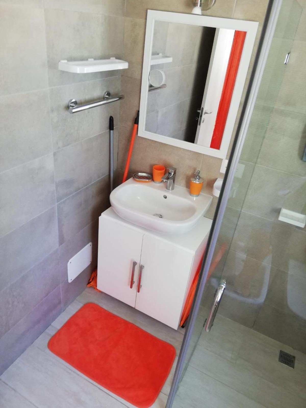 PASSION DEL CARIBE - CORAL VILLAGE 1 - modern and fully equipped apartments & suites in residence with pool and 24 hour security, close the beach, shops, bars, restaurants & entertainment - Photo 9