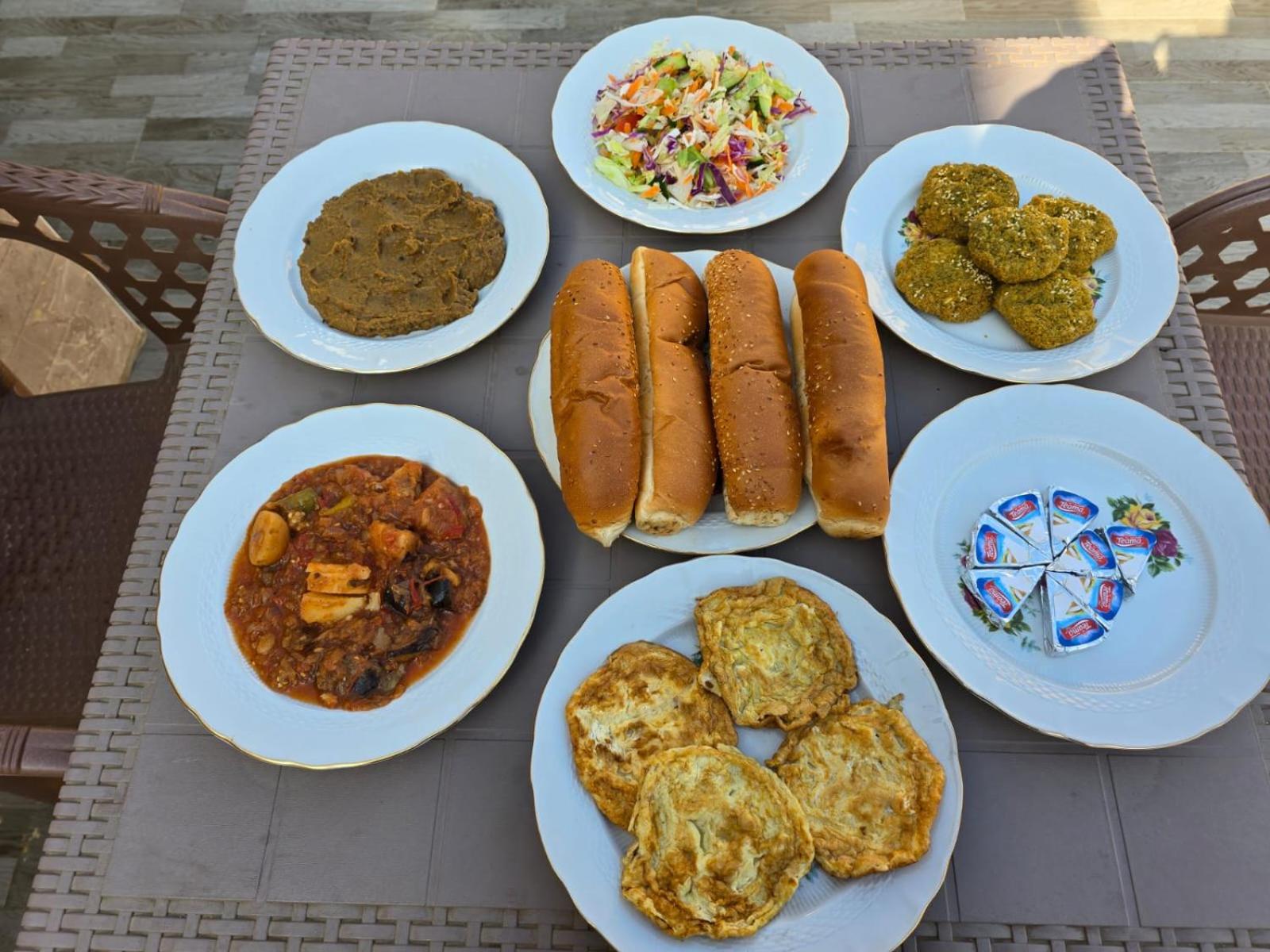 Golden king pyramids view INN - Photo 6