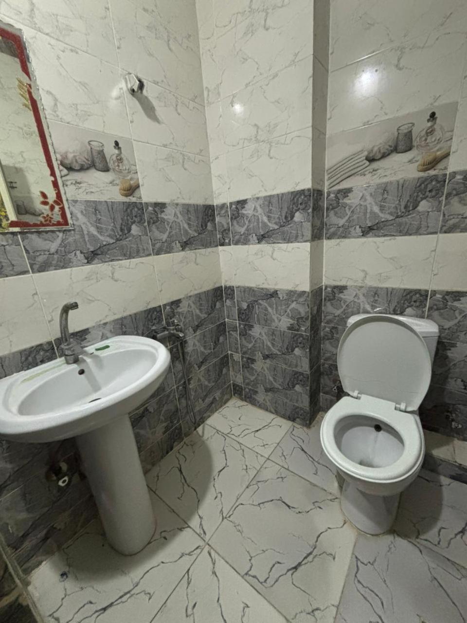 Falcon pyramids inn - Photo 94