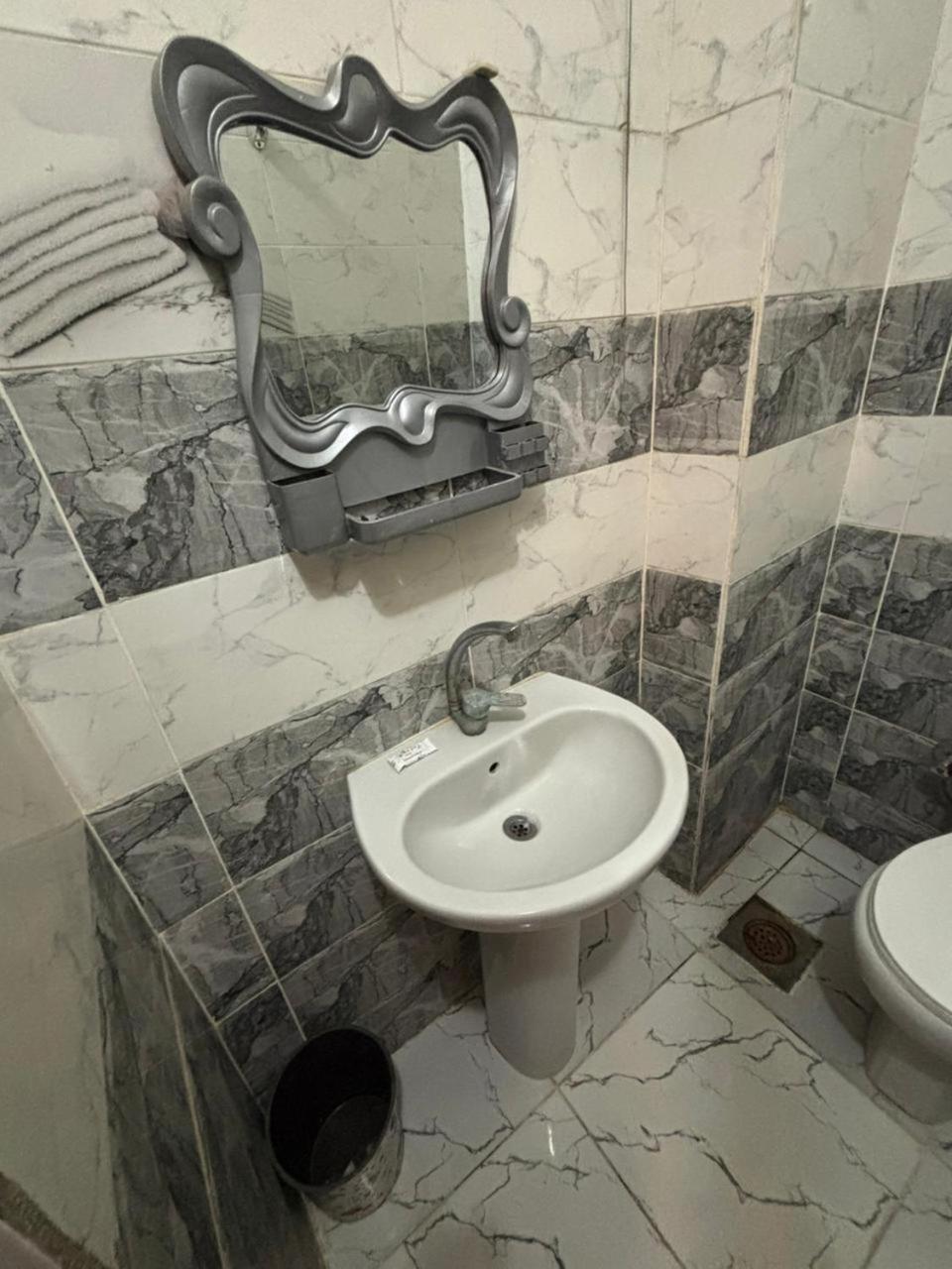 Falcon pyramids inn - Photo 95