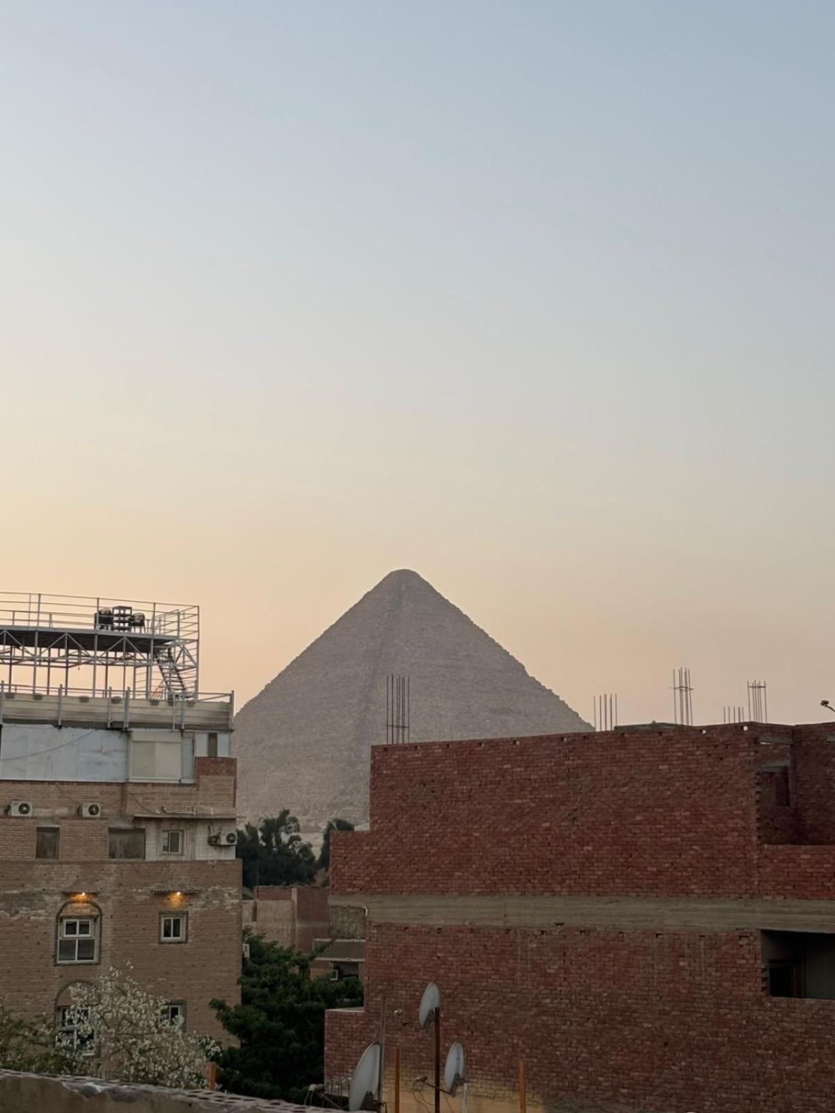 Falcon pyramids inn - Photo 97