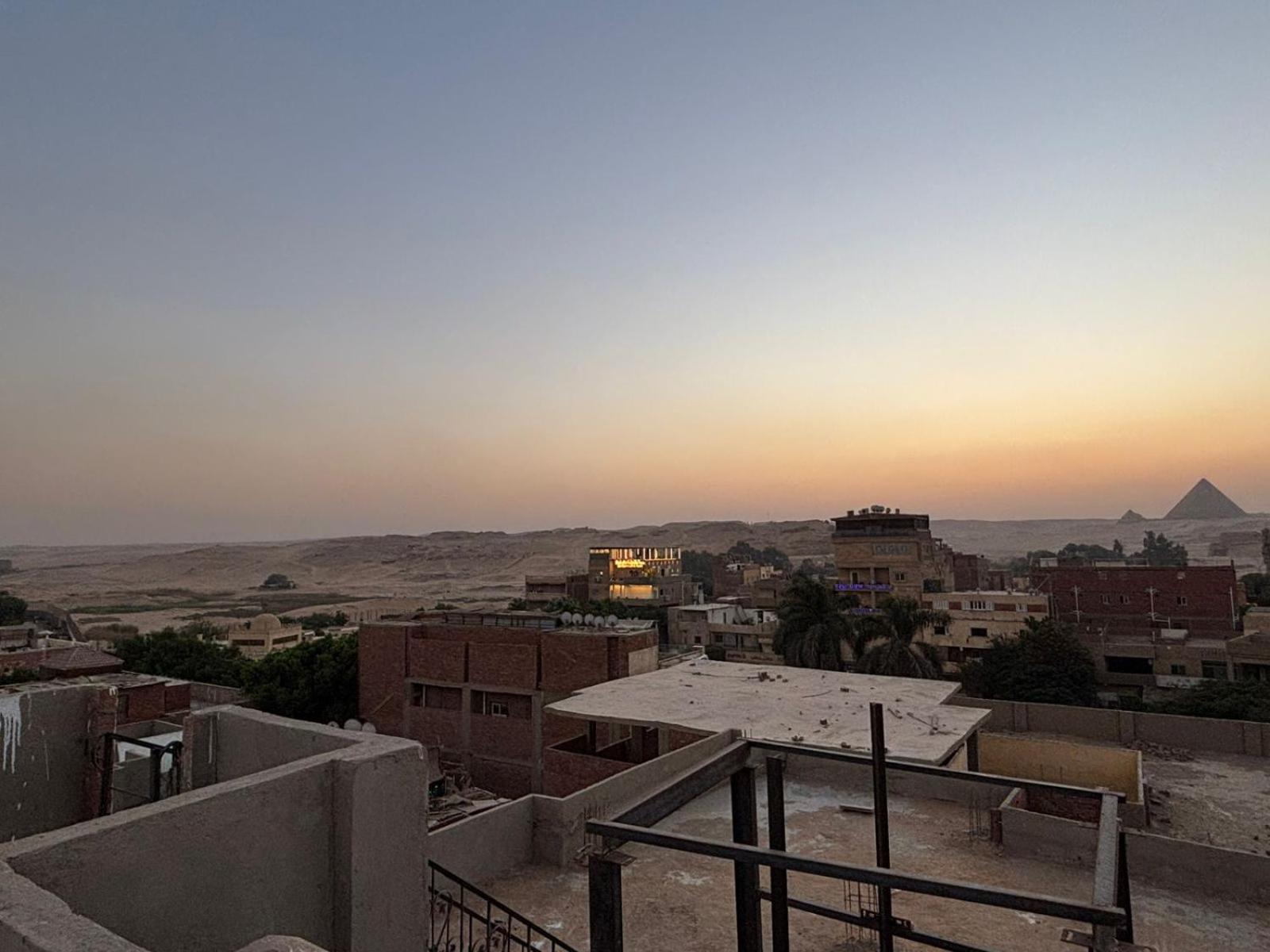 Falcon pyramids inn - Photo 101