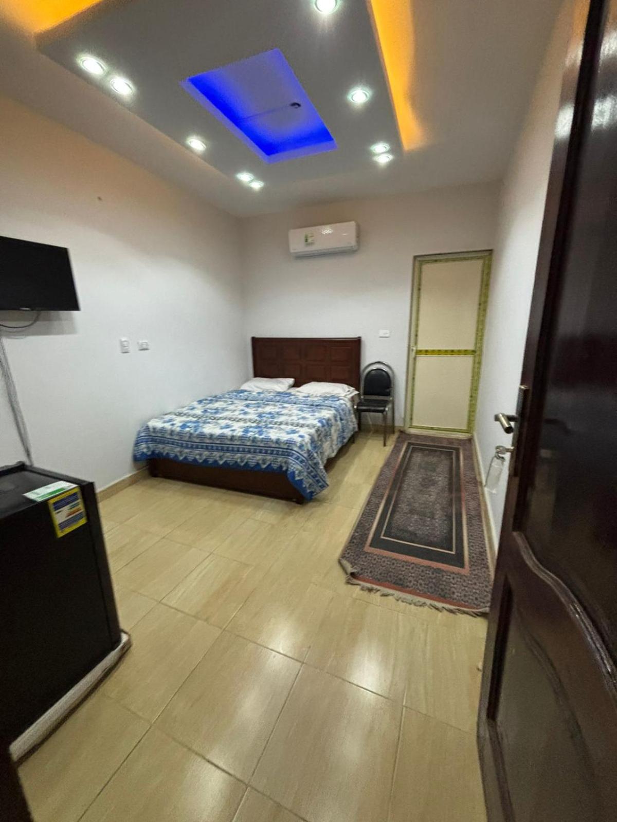 Falcon pyramids inn - Photo 25