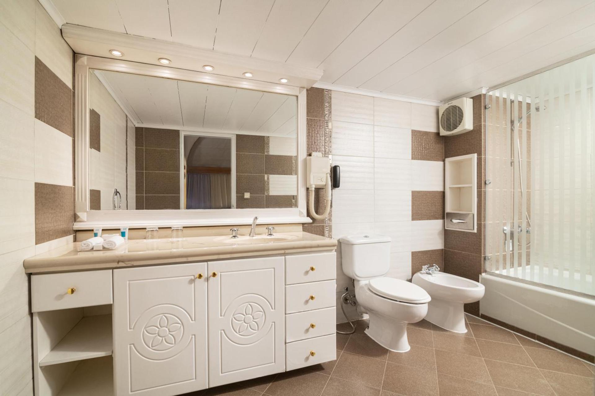 JAZ Pyramids Resort - Photo 35