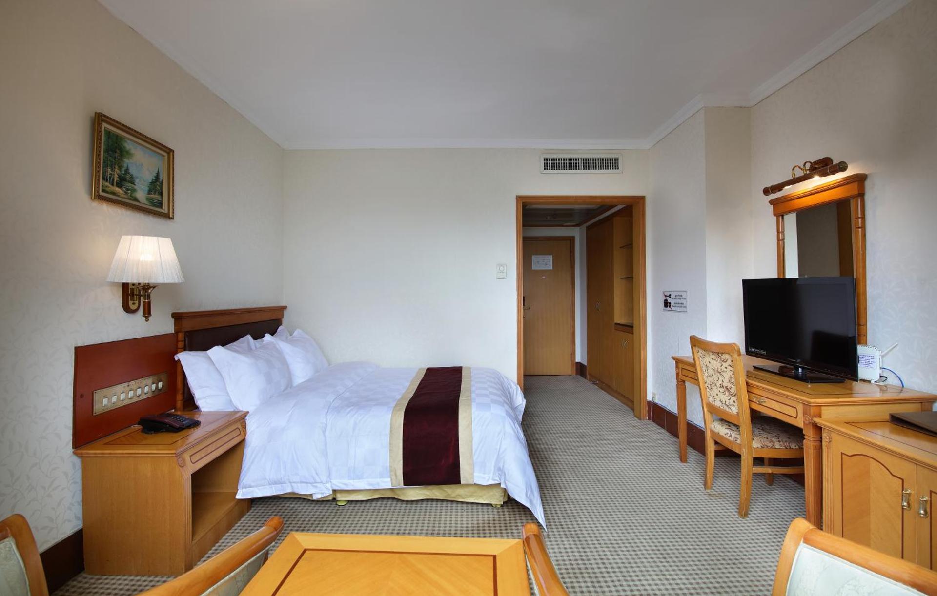 Nanfang Dasha Hotel - Photo 45