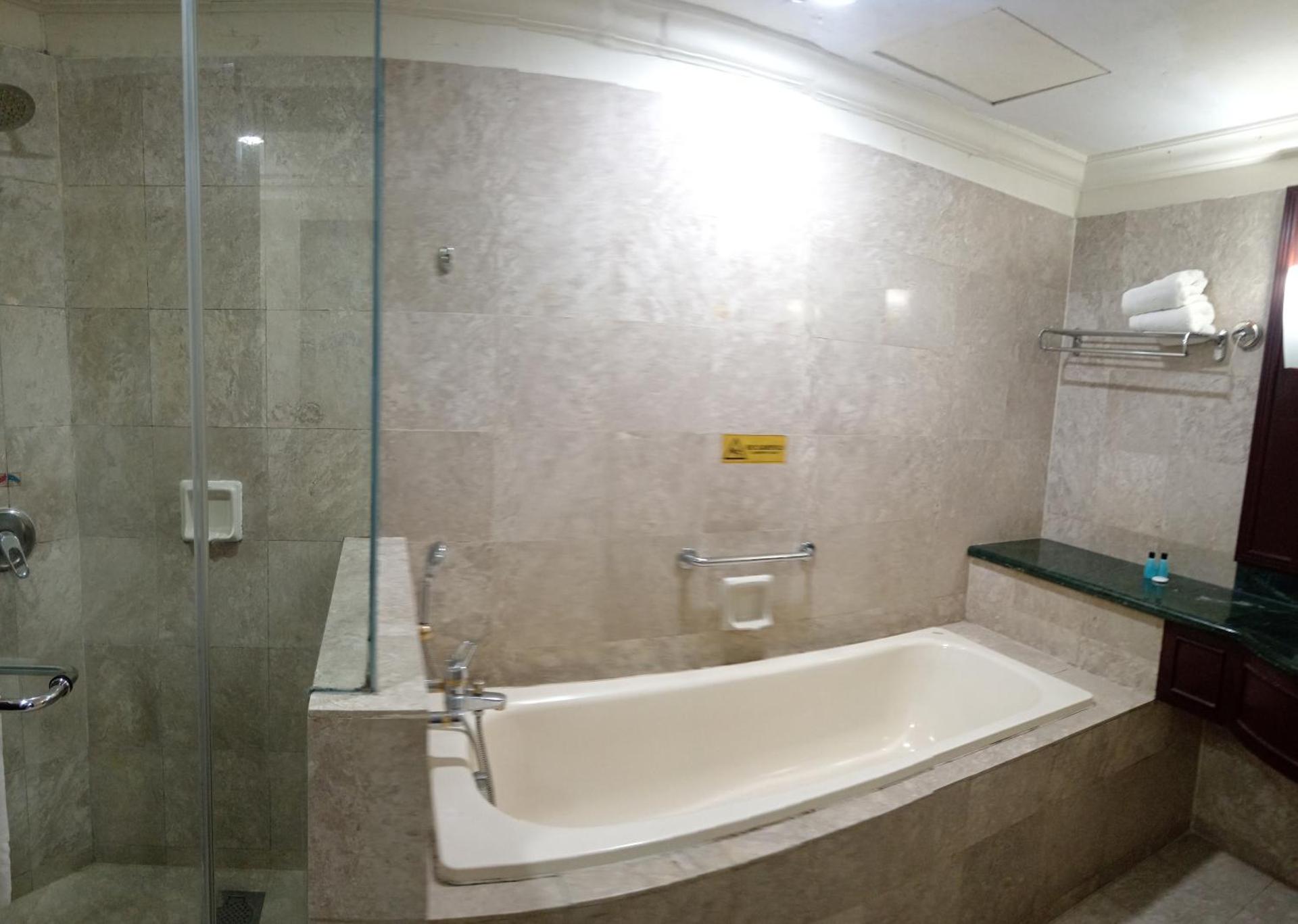City Apartment at Times Square - Photo 33