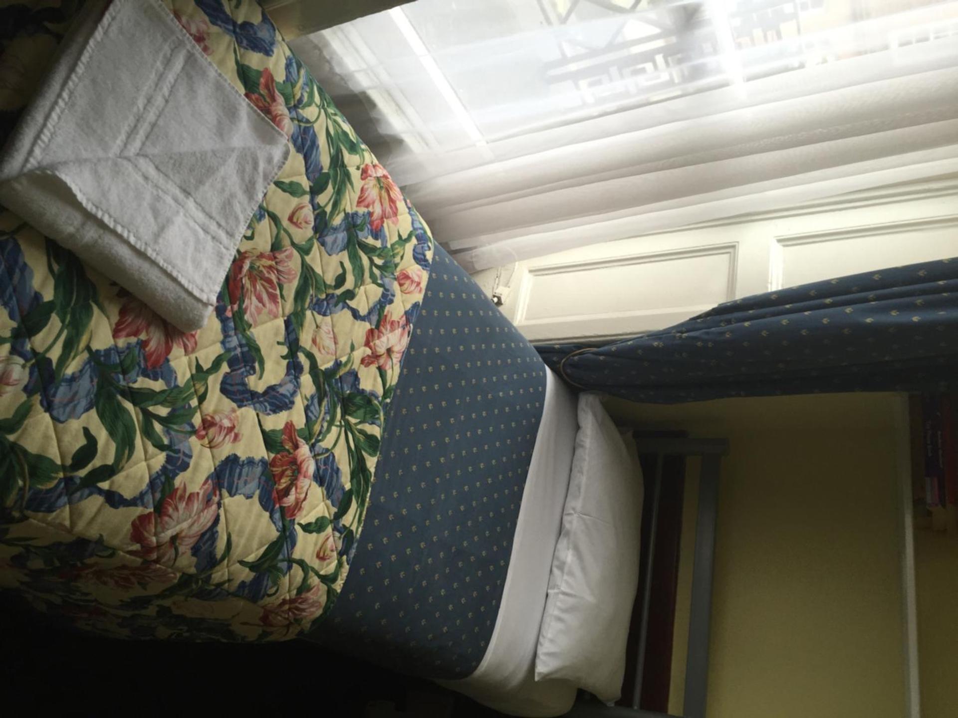 Albany Hotel - Photo 6
