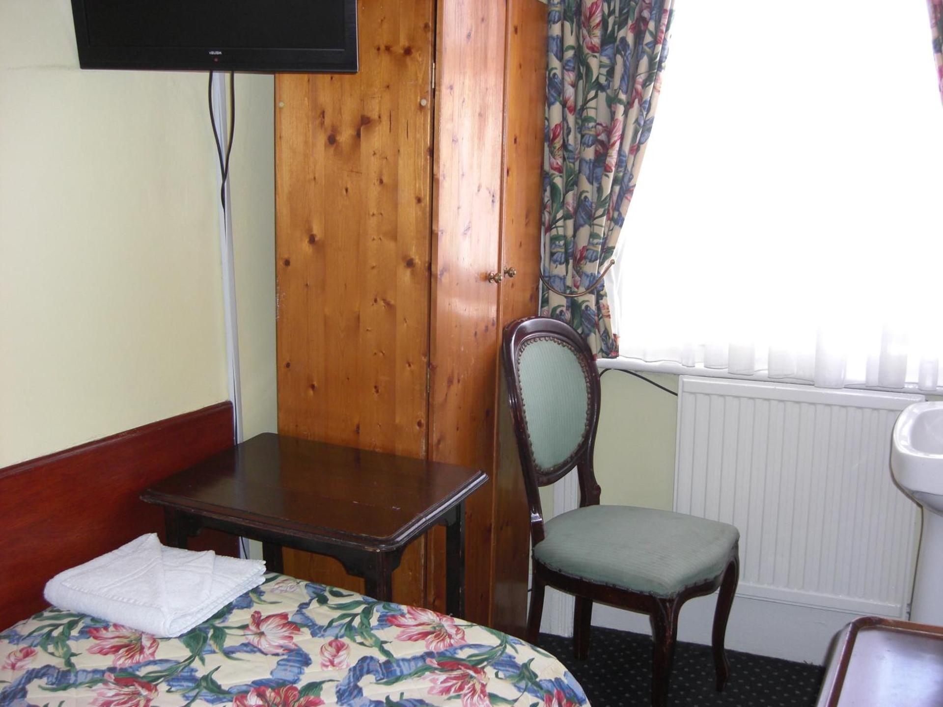 Albany Hotel - Photo 4