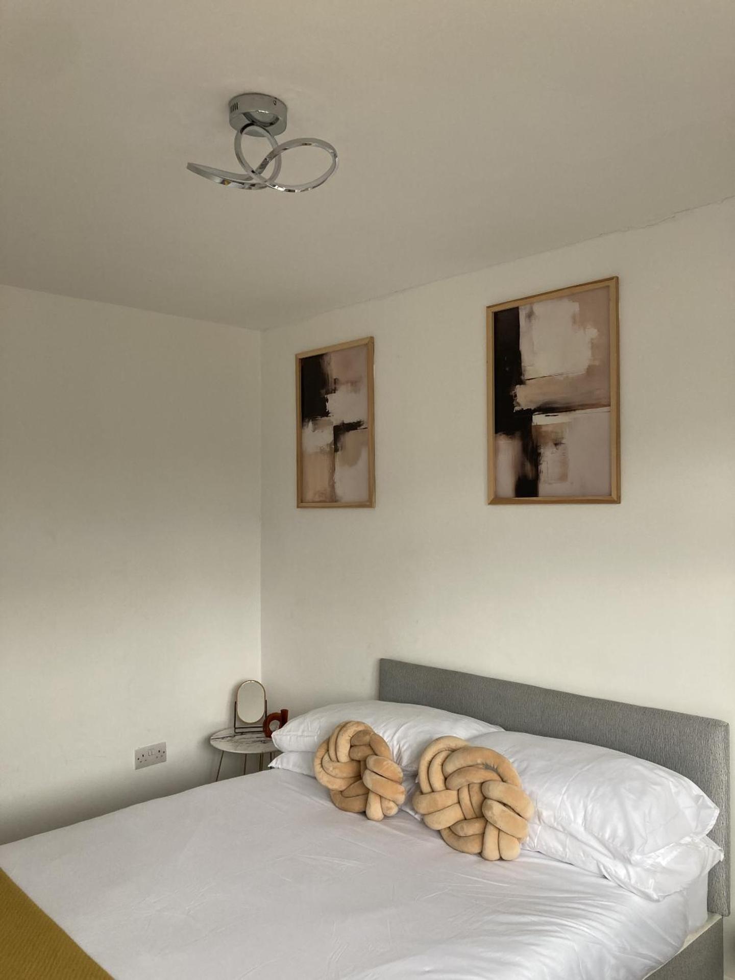 City Reach Retreat Spacious 4Bed House Startford Maryland Great Transport Links - Photo 29
