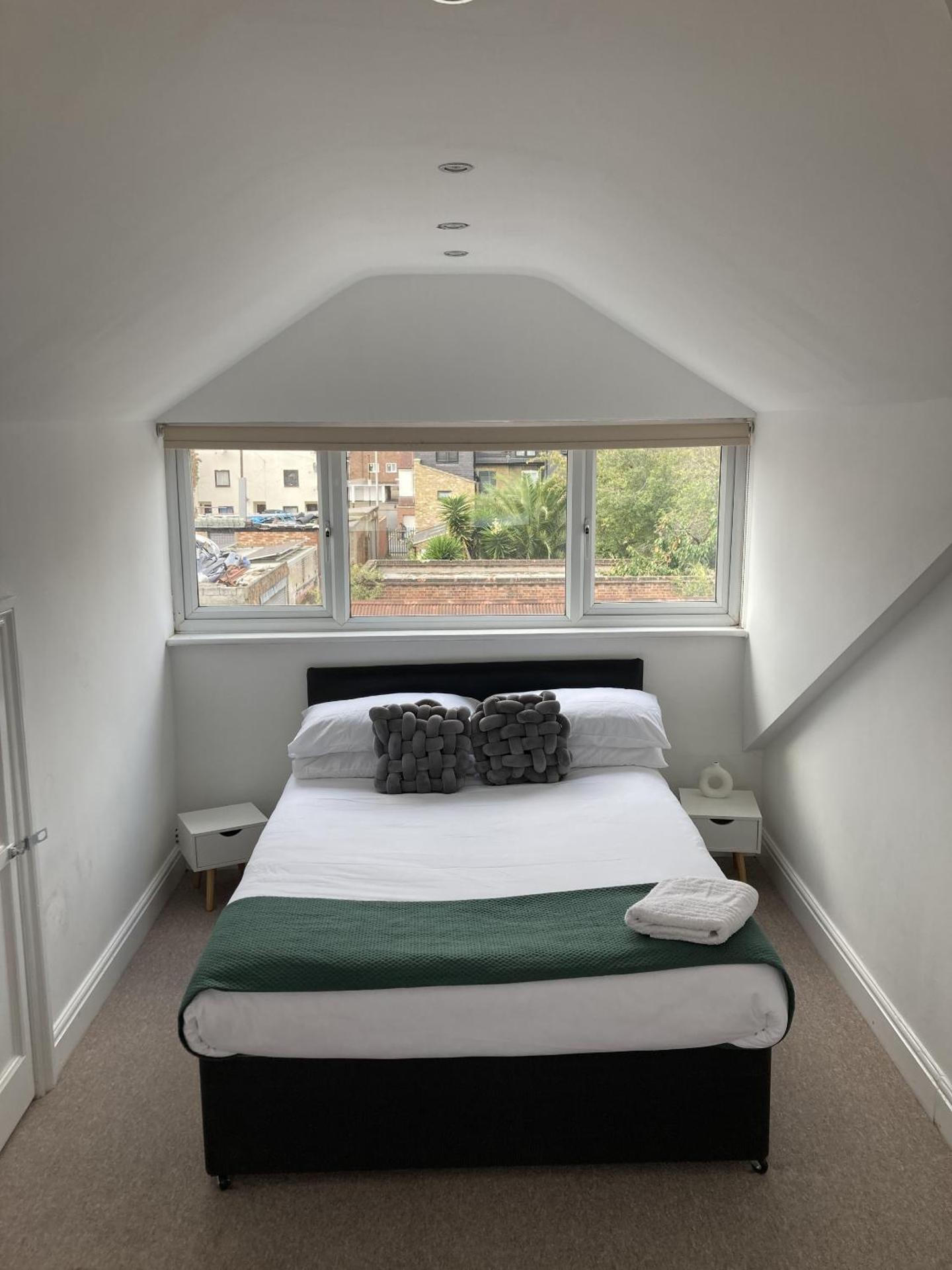 City Reach Retreat Spacious 4Bed House Startford Maryland Great Transport Links - Photo 37