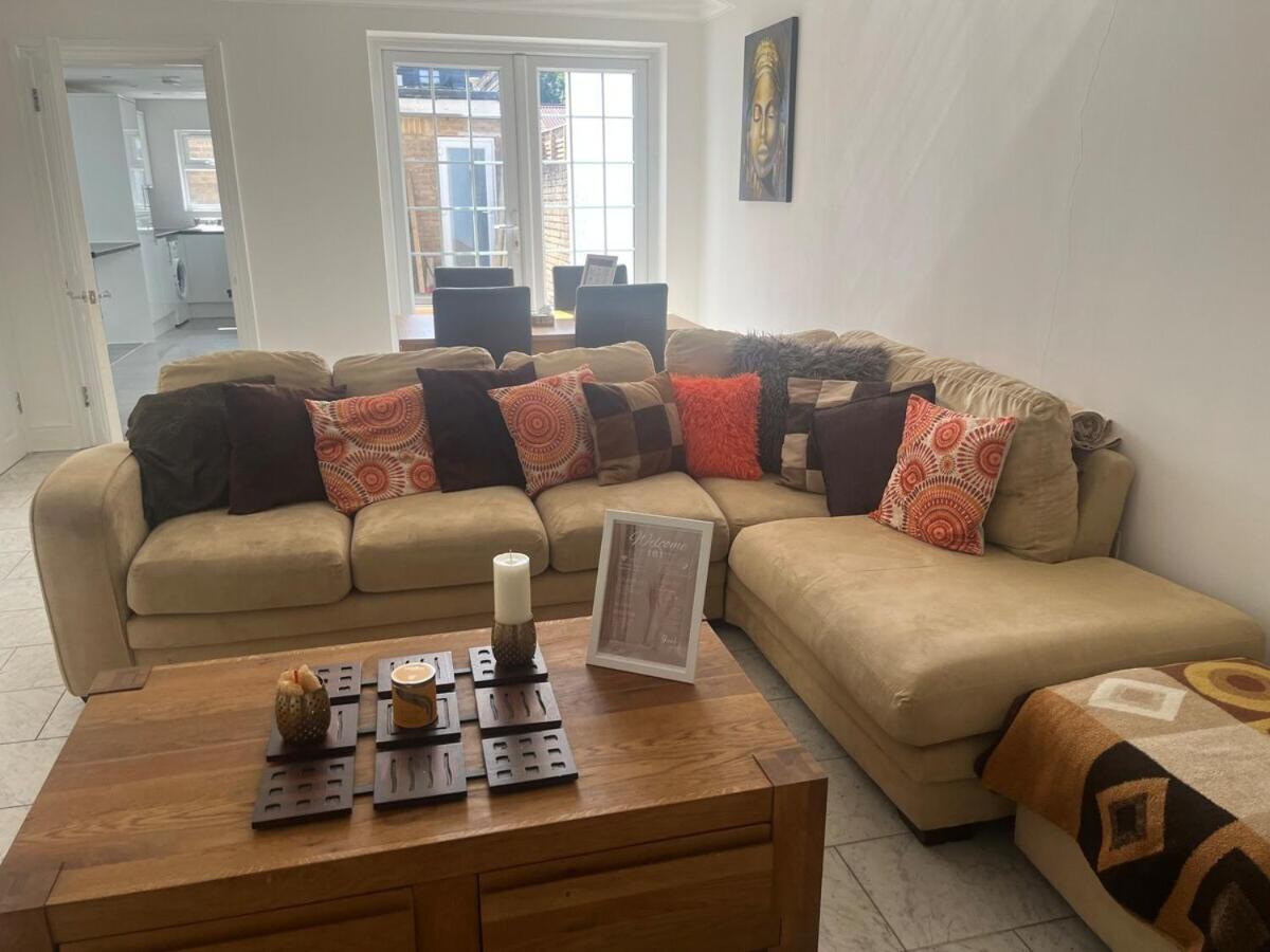 City Reach Retreat Spacious 4Bed House Startford Maryland Great Transport Links - Photo 7