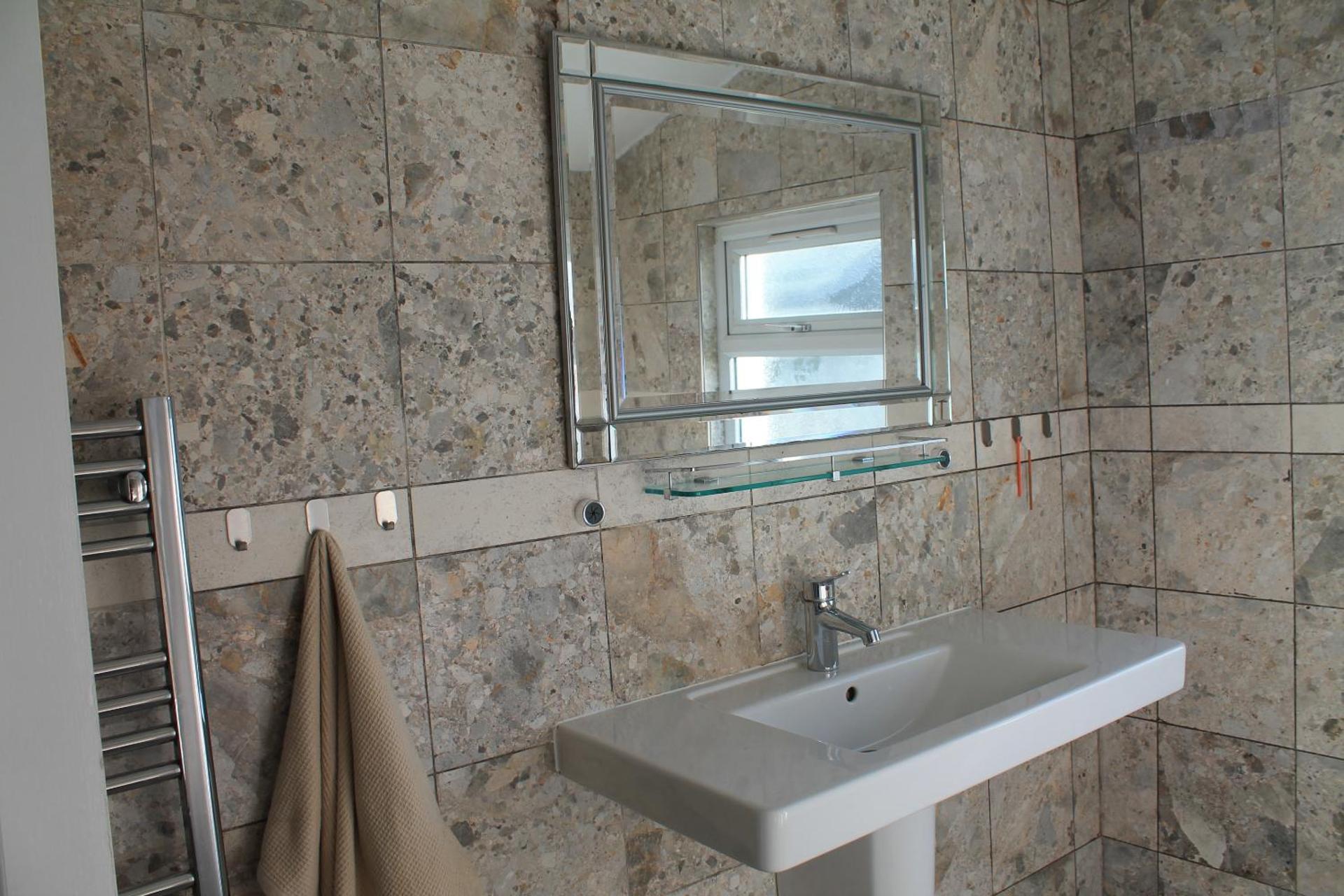 City Reach Retreat Spacious 4Bed House Startford Maryland Great Transport Links - Photo 19
