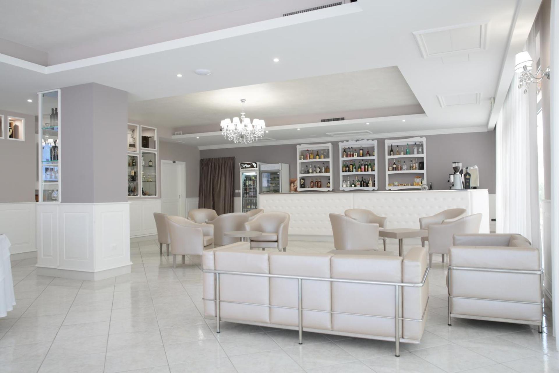 Hotel Leon - Ristorante Al Cavallino Rosso - Photo 73