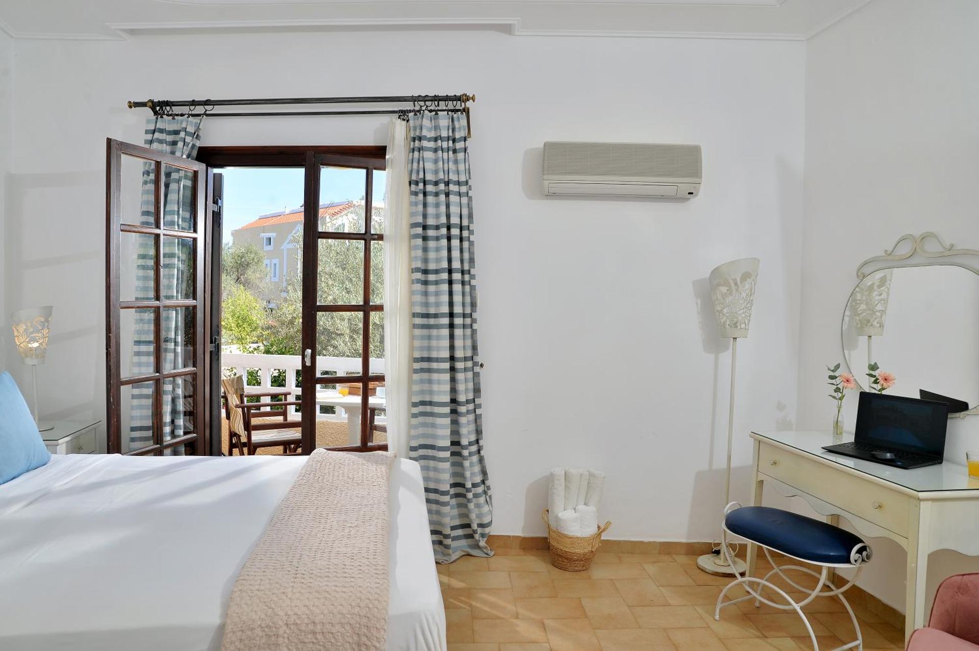 Vasilaras Hotel - Photo 99