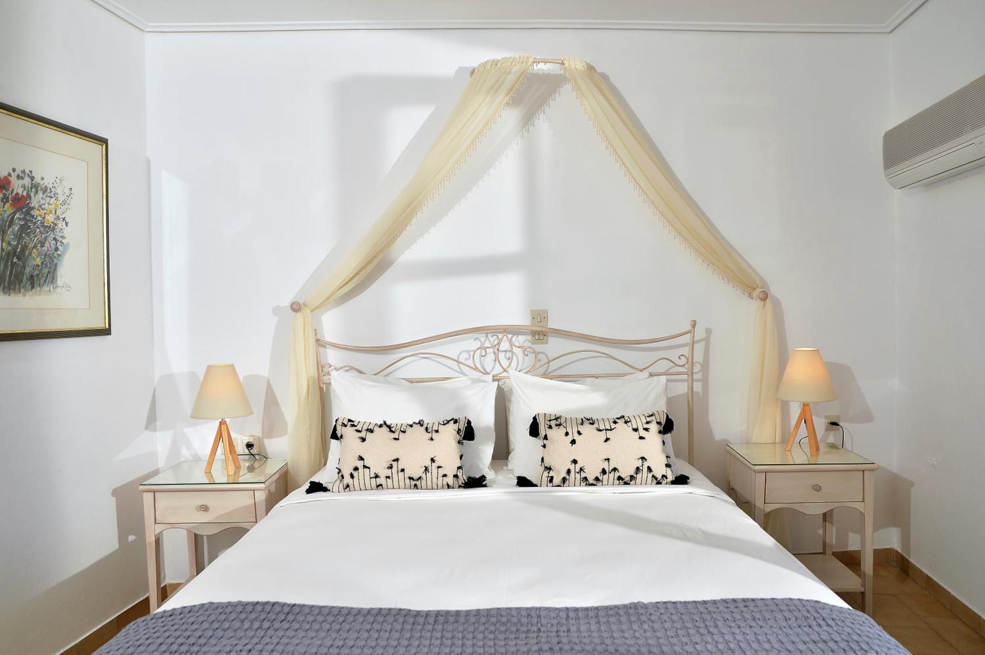 Vasilaras Hotel - Photo 6